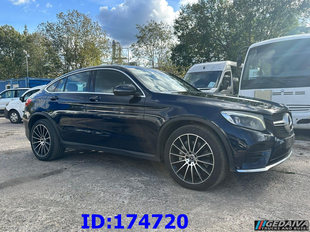 MERCEDES-BENZ GLC Coupe 220 4x4 - Terepjáró/ SUV: 2 kép. MERCEDES-BENZ GLC Coupe 220 4x4 - Terepjáró/ SUV: 2 kép.