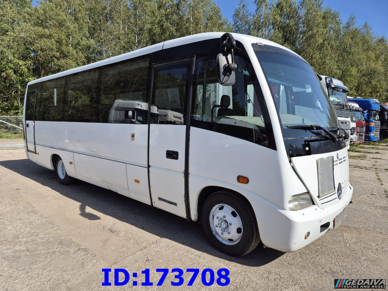 MERCEDES-BENZ Medio 30 Seat - Távolsági busz: 4 kép. MERCEDES-BENZ Medio 30 Seat - Távolsági busz: 4 kép.