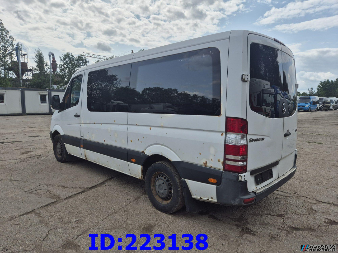 MERCEDES-BENZ Sprinter 213 - Euro5 - Távolsági busz: 5 kép. MERCEDES-BENZ Sprinter 213 - Euro5 - Távolsági busz: 5 kép.
