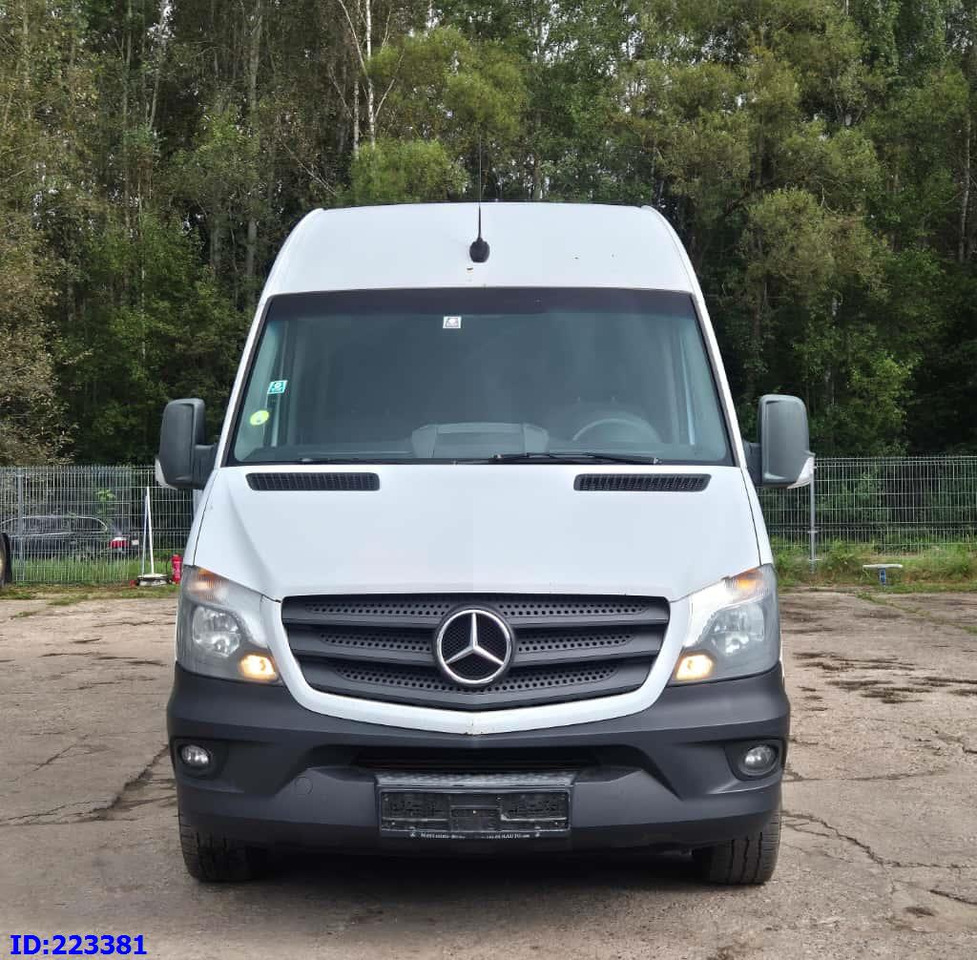 MERCEDES-BENZ Sprinter 316 Euro 6 - Duplakabinos kisteherautó: 2 kép. MERCEDES-BENZ Sprinter 316 Euro 6 - Duplakabinos kisteherautó: 2 kép.