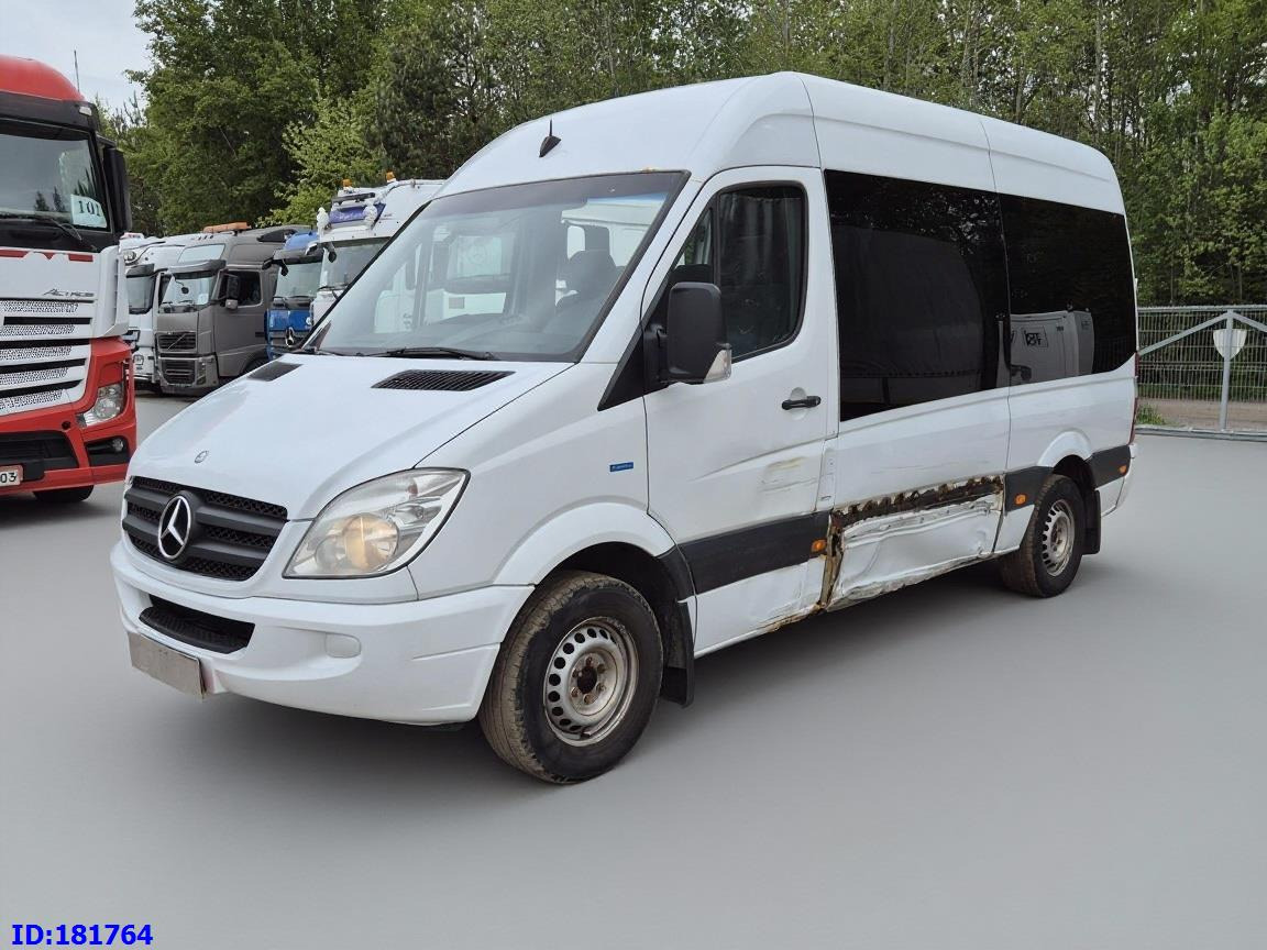 MERCEDES-BENZ Sprinter 316 Pegabus Euro5 - Minibusz, Kisbusz: 4 kép. MERCEDES-BENZ Sprinter 316 Pegabus Euro5 - Minibusz, Kisbusz: 4 kép.