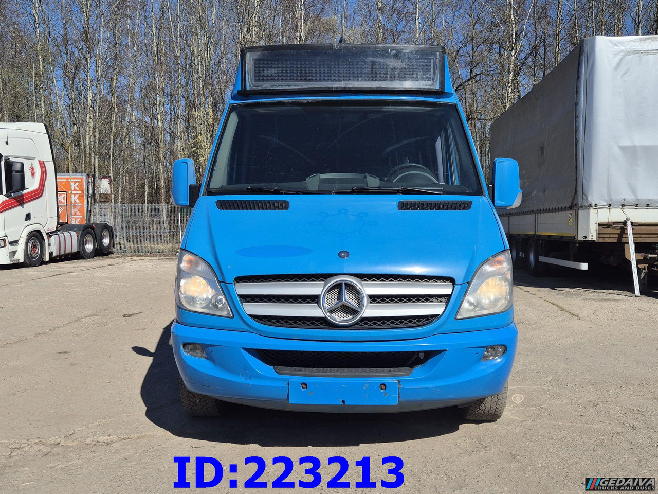 MERCEDES-BENZ Sprinter 316 VIP Euro5 - Távolsági busz: 2 kép. MERCEDES-BENZ Sprinter 316 VIP Euro5 - Távolsági busz: 2 kép.