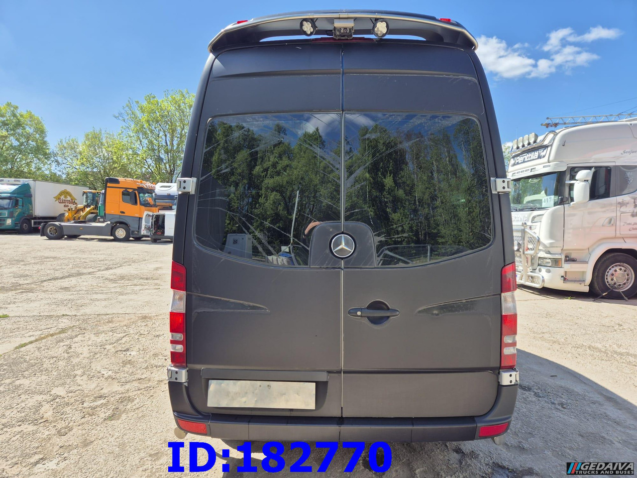 MERCEDES-BENZ Sprinter 319 VIP Euro5 - Távolsági busz: 5 kép. MERCEDES-BENZ Sprinter 319 VIP Euro5 - Távolsági busz: 5 kép.
