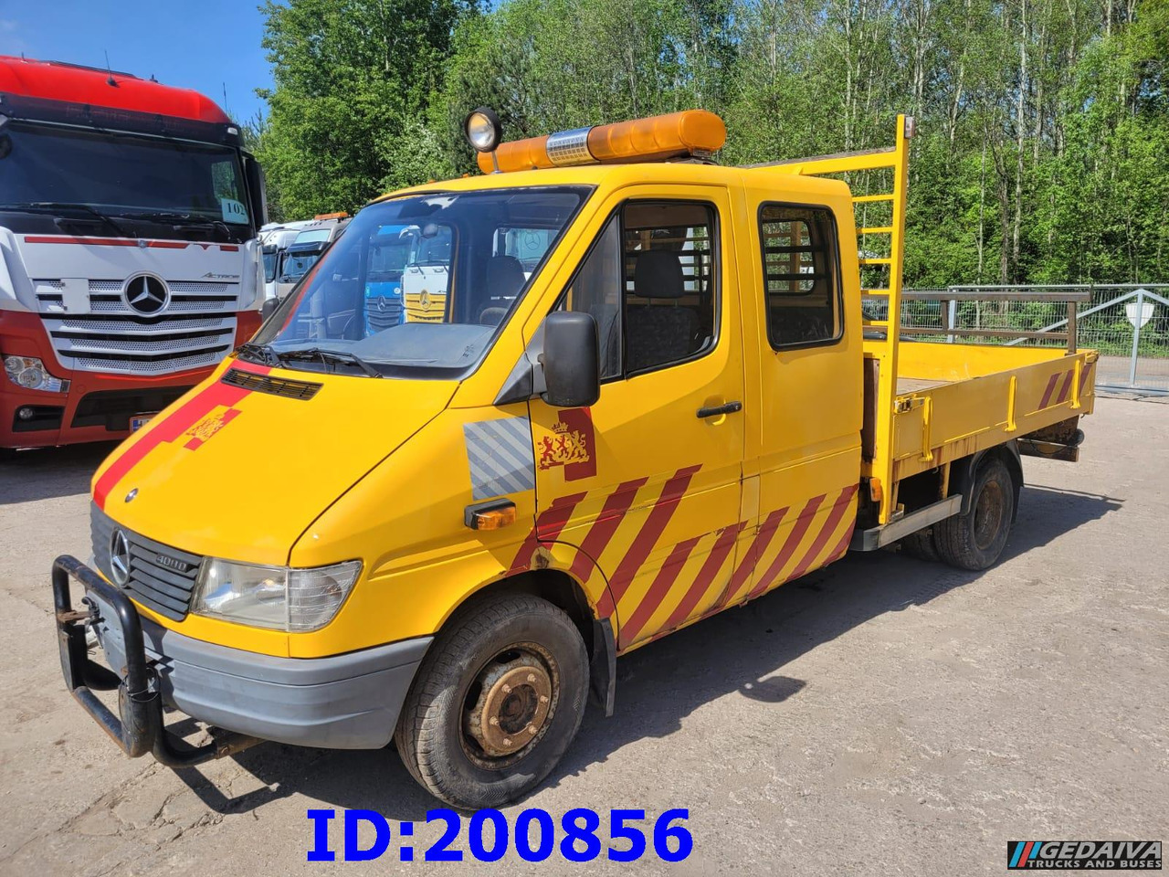 MERCEDES-BENZ Sprinter 408D - 5 Seater - Platós teherautó: 1 kép. MERCEDES-BENZ Sprinter 408D - 5 Seater - Platós teherautó: 1 kép.