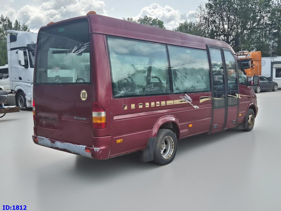 MERCEDES-BENZ Sprinter 413 - 17 Place - Minibusz, Kisbusz: 2 kép. MERCEDES-BENZ Sprinter 413 - 17 Place - Minibusz, Kisbusz: 2 kép.