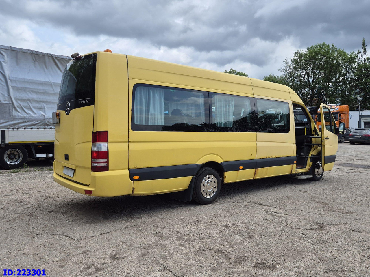MERCEDES-BENZ Sprinter 515 TRANSFER 23 PLACES - Távolsági busz: 5 kép. MERCEDES-BENZ Sprinter 515 TRANSFER 23 PLACES - Távolsági busz: 5 kép.