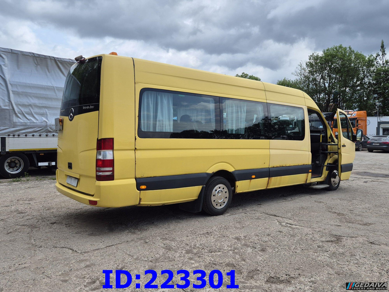 MERCEDES-BENZ Sprinter 515 TRANSFER 23 PLACES - Távolsági busz: 5 kép. MERCEDES-BENZ Sprinter 515 TRANSFER 23 PLACES - Távolsági busz: 5 kép.