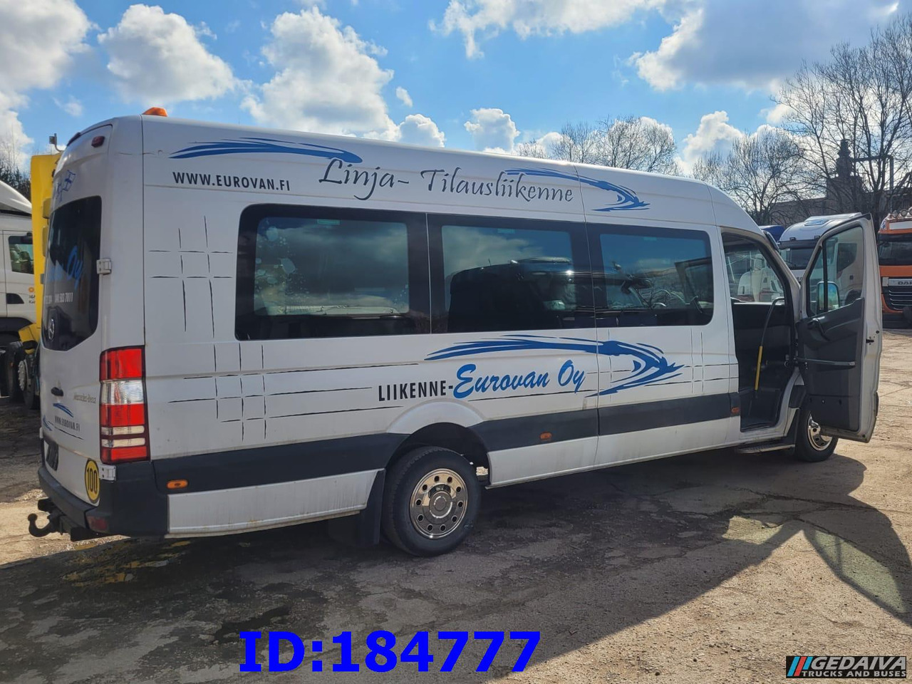MERCEDES-BENZ Sprinter 515 Transfer 20-seater - Távolsági busz: 4 kép. MERCEDES-BENZ Sprinter 515 Transfer 20-seater - Távolsági busz: 4 kép.
