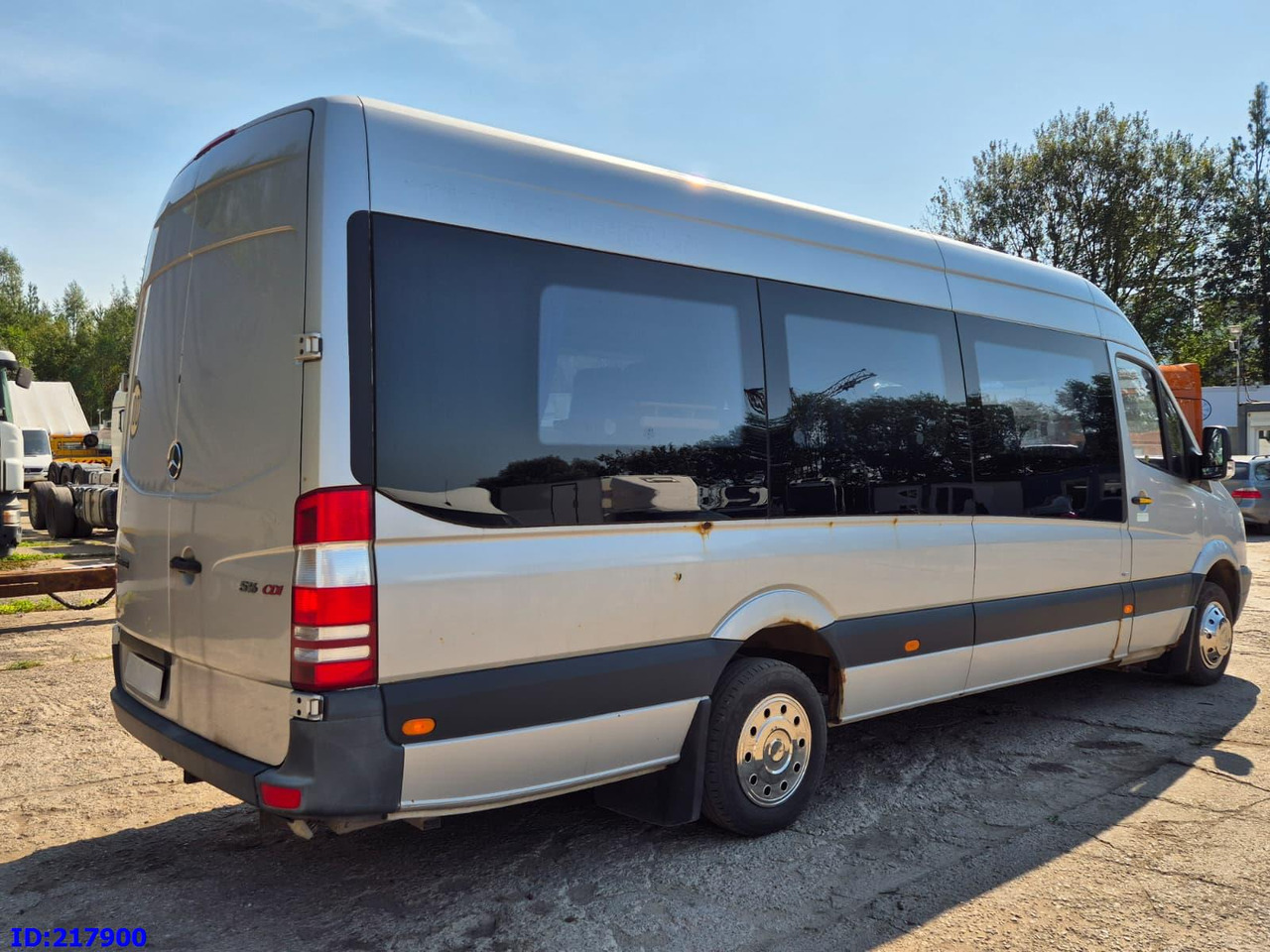 MERCEDES-BENZ Sprinter 516 - VIP - 17 places - Távolsági busz: 5 kép. MERCEDES-BENZ Sprinter 516 - VIP - 17 places - Távolsági busz: 5 kép.