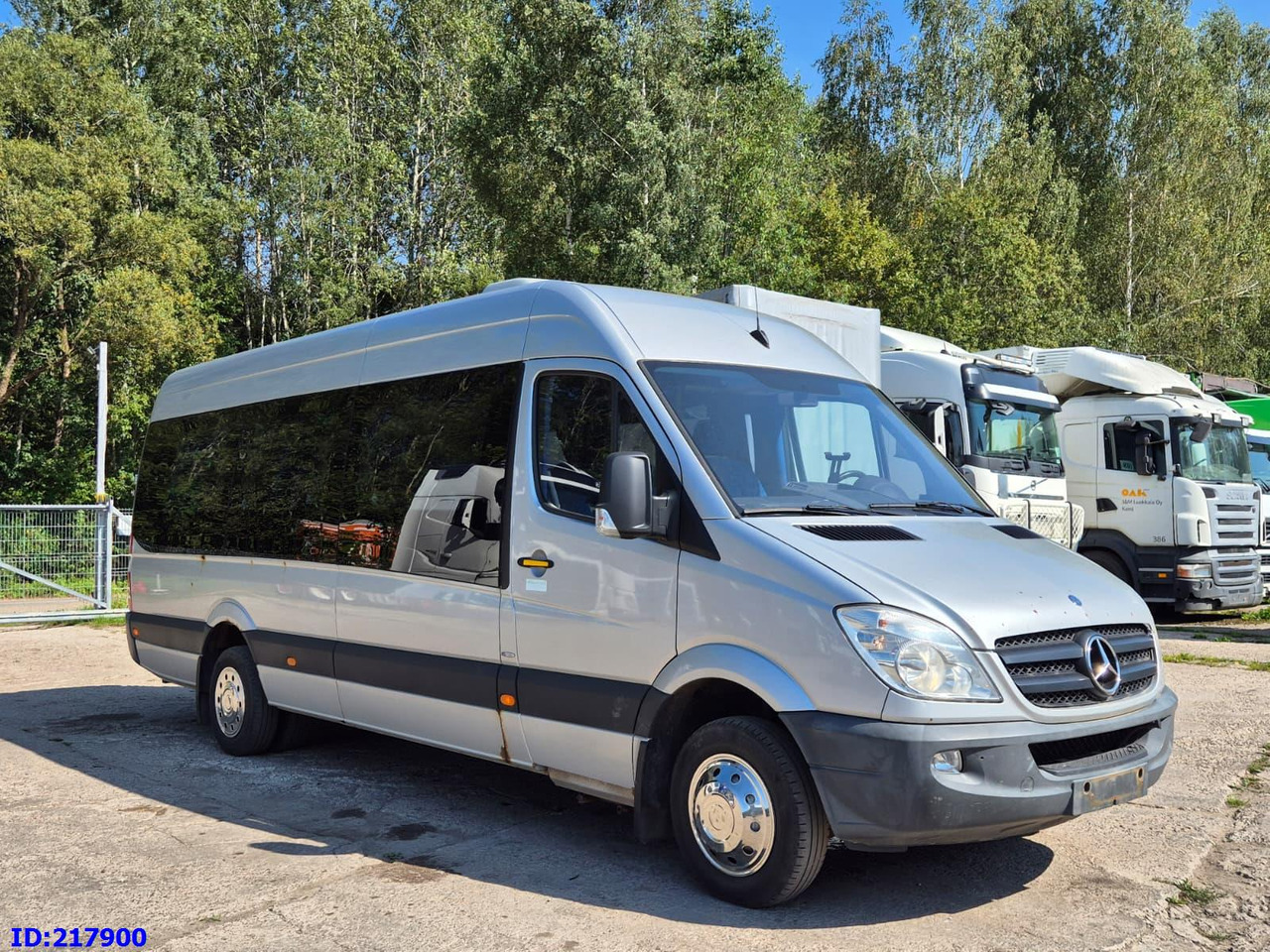 MERCEDES-BENZ Sprinter 516 - VIP - 17 places - Távolsági busz: 4 kép. MERCEDES-BENZ Sprinter 516 - VIP - 17 places - Távolsági busz: 4 kép.