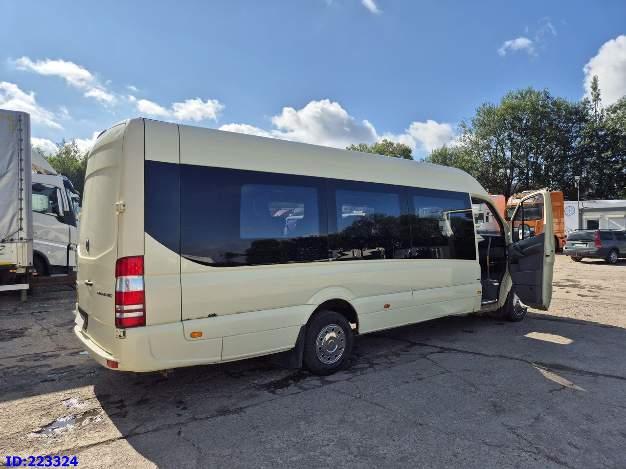 MERCEDES-BENZ Sprinter 516 XXL 20 place Euro6 - Minibusz, Kisbusz: 5 kép. MERCEDES-BENZ Sprinter 516 XXL 20 place Euro6 - Minibusz, Kisbusz: 5 kép.