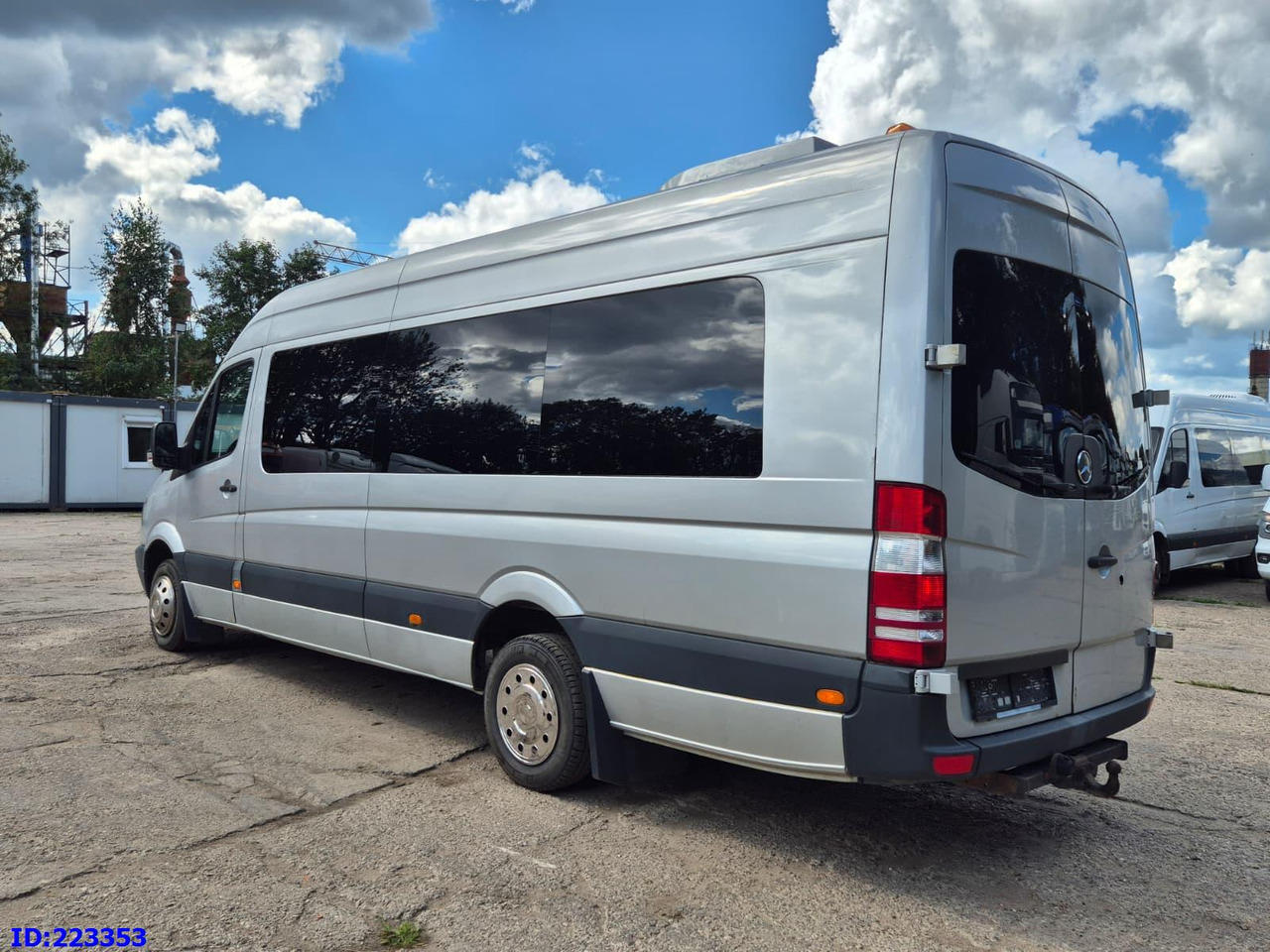 MERCEDES-BENZ Sprinter 518 - 23 Seater - Távolsági busz: 5 kép. MERCEDES-BENZ Sprinter 518 - 23 Seater - Távolsági busz: 5 kép.