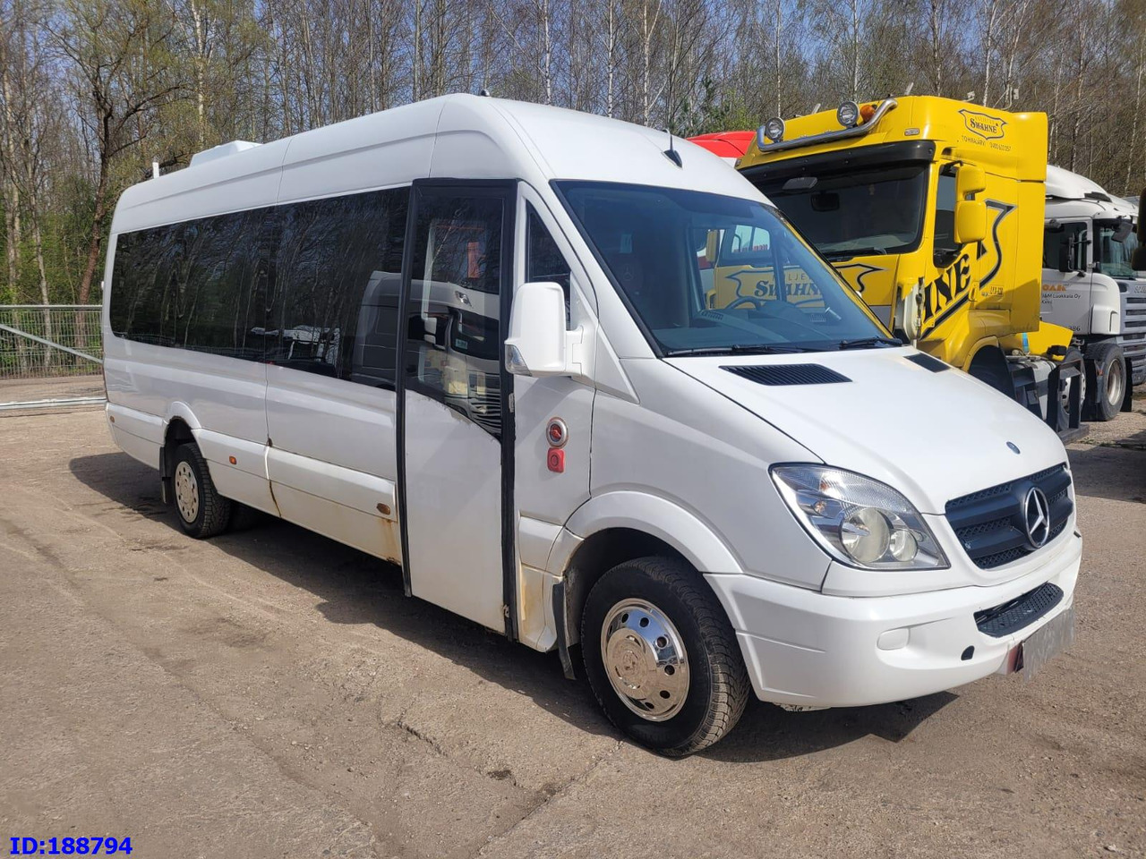 MERCEDES-BENZ Sprinter 518 - Kasten VIP - 20 Seater - Távolsági busz: 4 kép. MERCEDES-BENZ Sprinter 518 - Kasten VIP - 20 Seater - Távolsági busz: 4 kép.