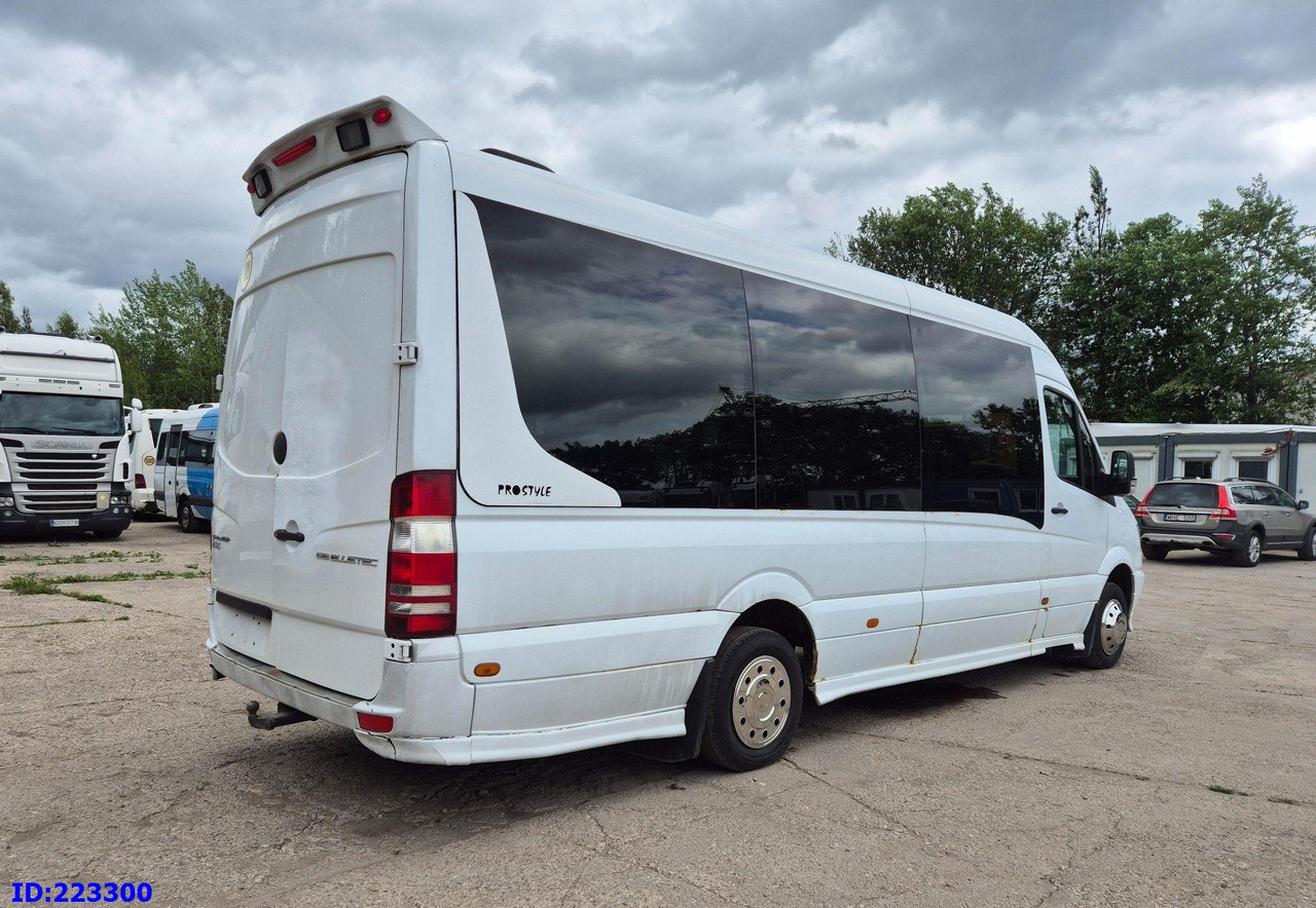 MERCEDES-BENZ Sprinter 518 VIP - 17 Seater - Távolsági busz: 5 kép. MERCEDES-BENZ Sprinter 518 VIP - 17 Seater - Távolsági busz: 5 kép.