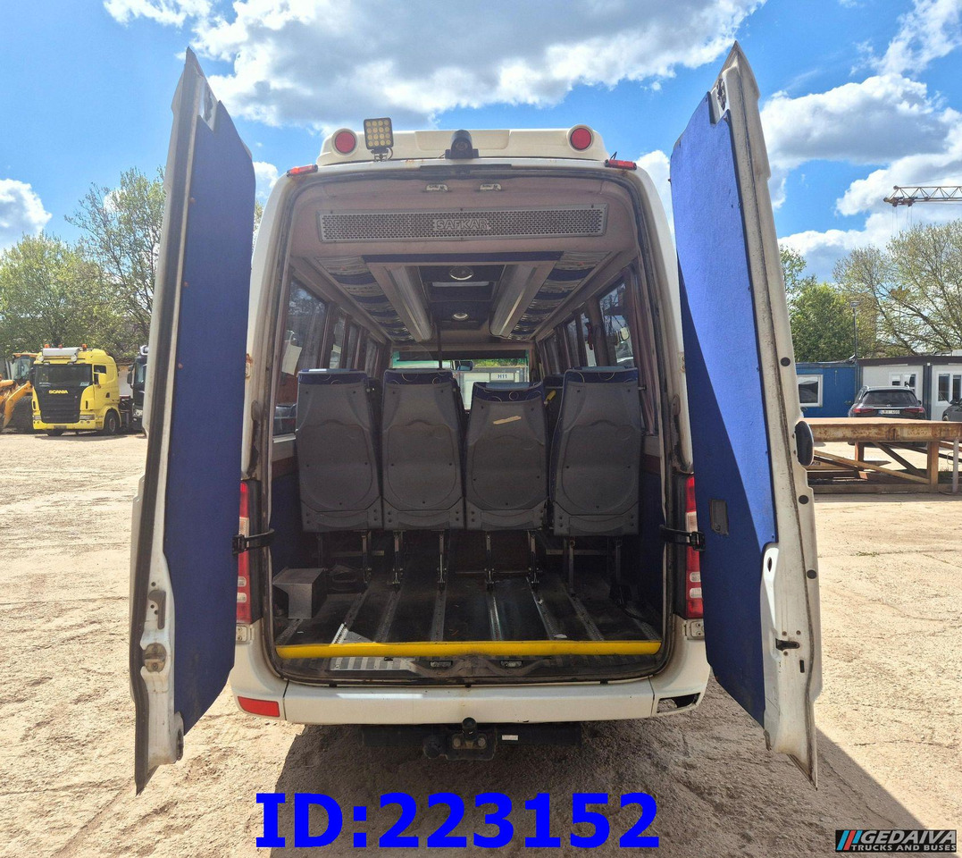 MERCEDES-BENZ Sprinter 518-VIP- 17 places - Távolsági busz: 5 kép. MERCEDES-BENZ Sprinter 518-VIP- 17 places - Távolsági busz: 5 kép.