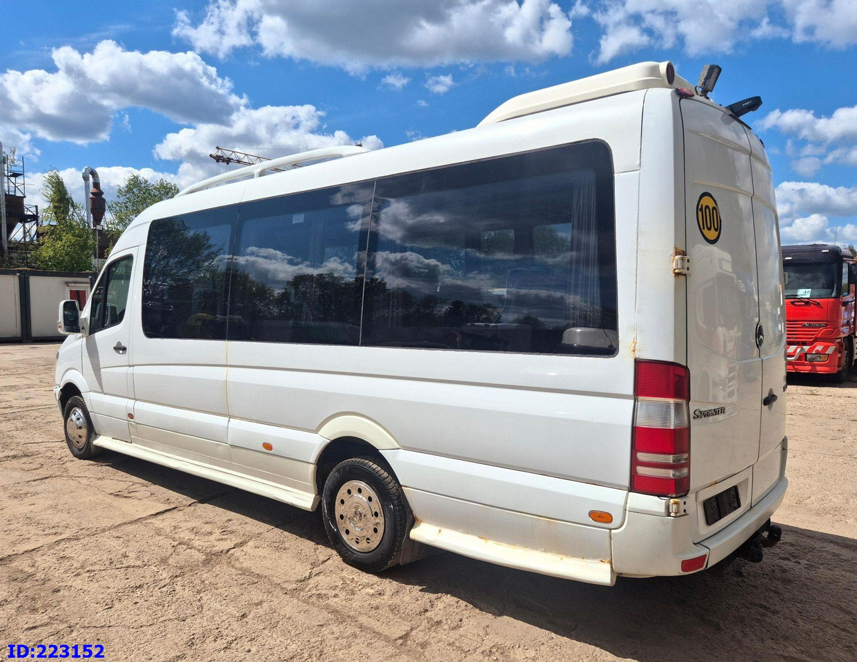 MERCEDES-BENZ Sprinter 518-VIP- 17 places - Távolsági busz: 5 kép. MERCEDES-BENZ Sprinter 518-VIP- 17 places - Távolsági busz: 5 kép.