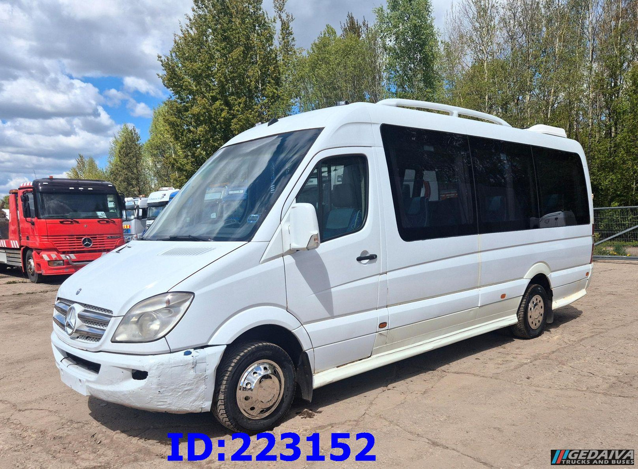 MERCEDES-BENZ Sprinter 518-VIP- 17 places - Távolsági busz: 4 kép. MERCEDES-BENZ Sprinter 518-VIP- 17 places - Távolsági busz: 4 kép.