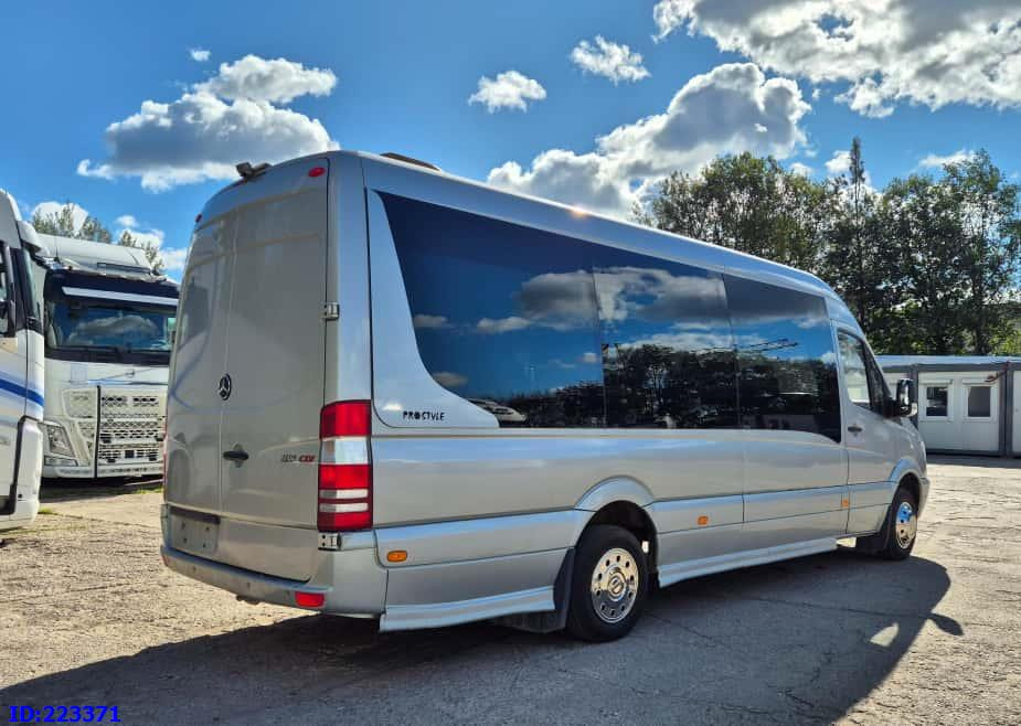 MERCEDES-BENZ Sprinter 518 - VIP - 17-seater - Távolsági busz: 5 kép. MERCEDES-BENZ Sprinter 518 - VIP - 17-seater - Távolsági busz: 5 kép.