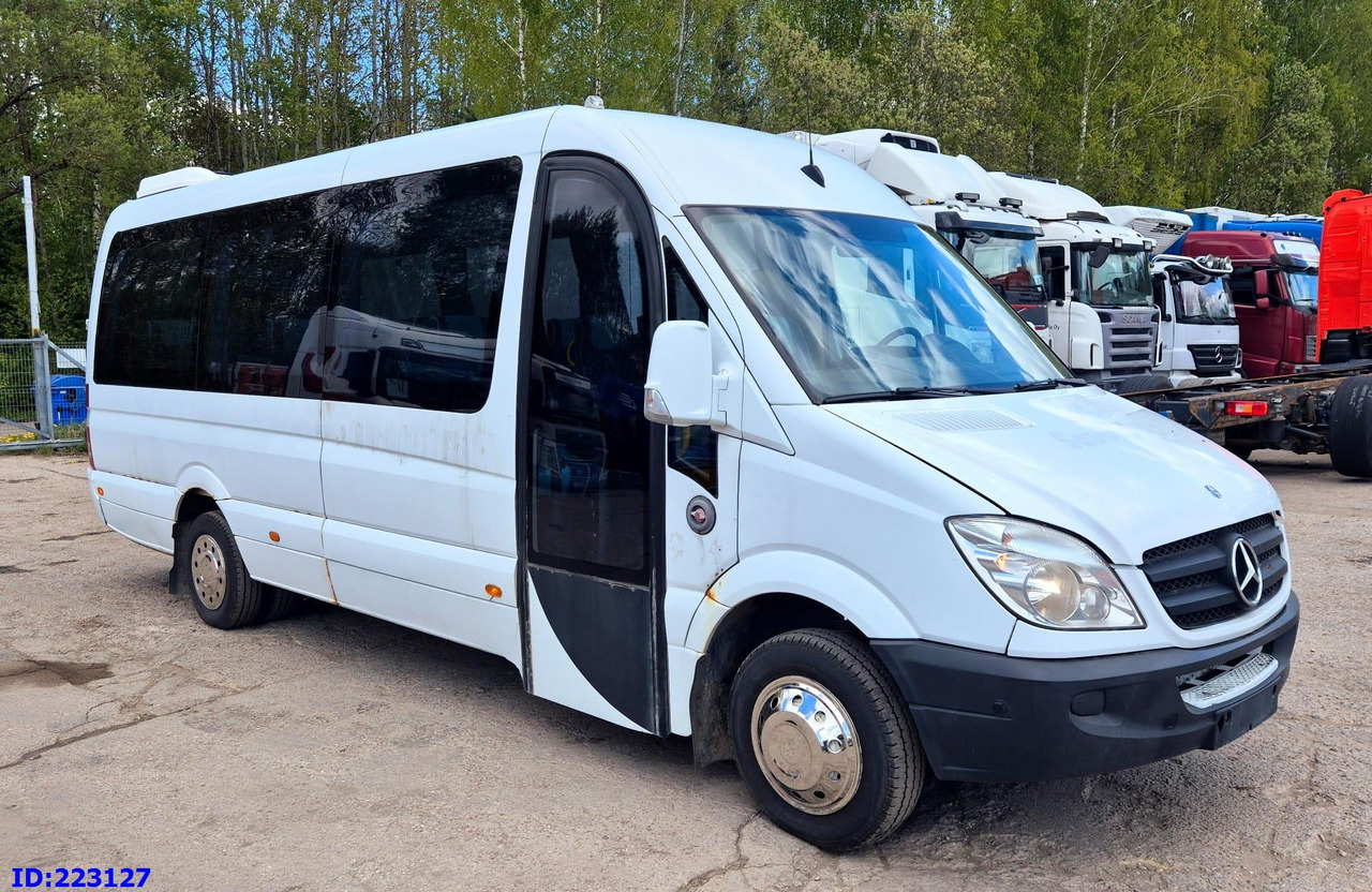 MERCEDES-BENZ Sprinter 518 - VIP -19 Seater - Távolsági busz: 1 kép. MERCEDES-BENZ Sprinter 518 - VIP -19 Seater - Távolsági busz: 1 kép.