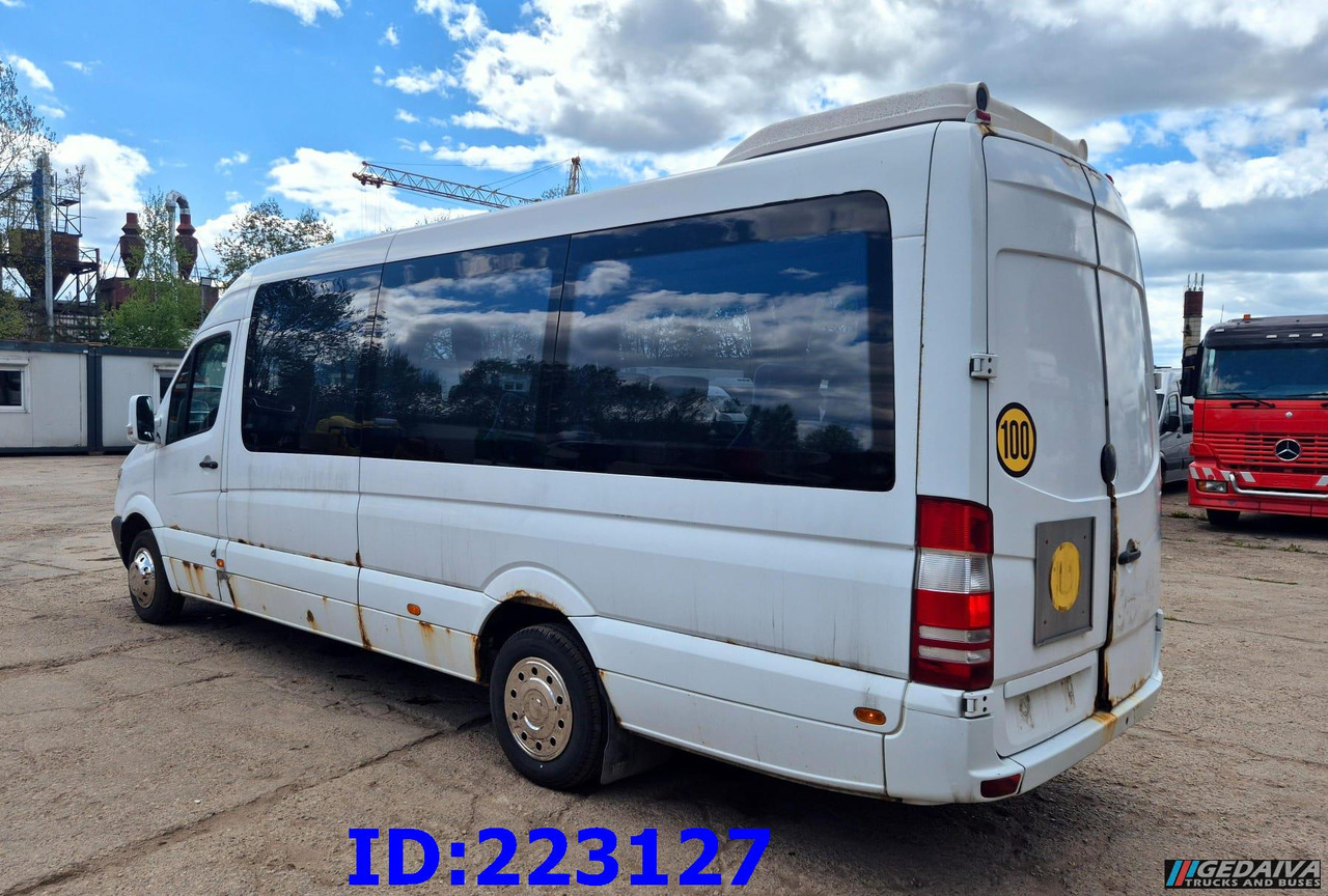 MERCEDES-BENZ Sprinter 518 - VIP -19 Seater - Távolsági busz: 4 kép. MERCEDES-BENZ Sprinter 518 - VIP -19 Seater - Távolsági busz: 4 kép.