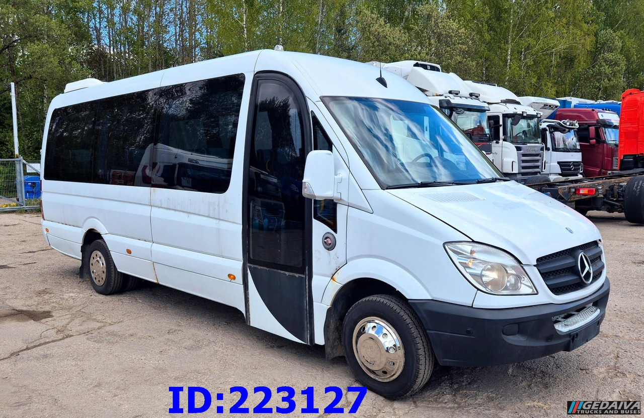 MERCEDES-BENZ Sprinter 518 - VIP -19 Seater - Távolsági busz: 1 kép. MERCEDES-BENZ Sprinter 518 - VIP -19 Seater - Távolsági busz: 1 kép.