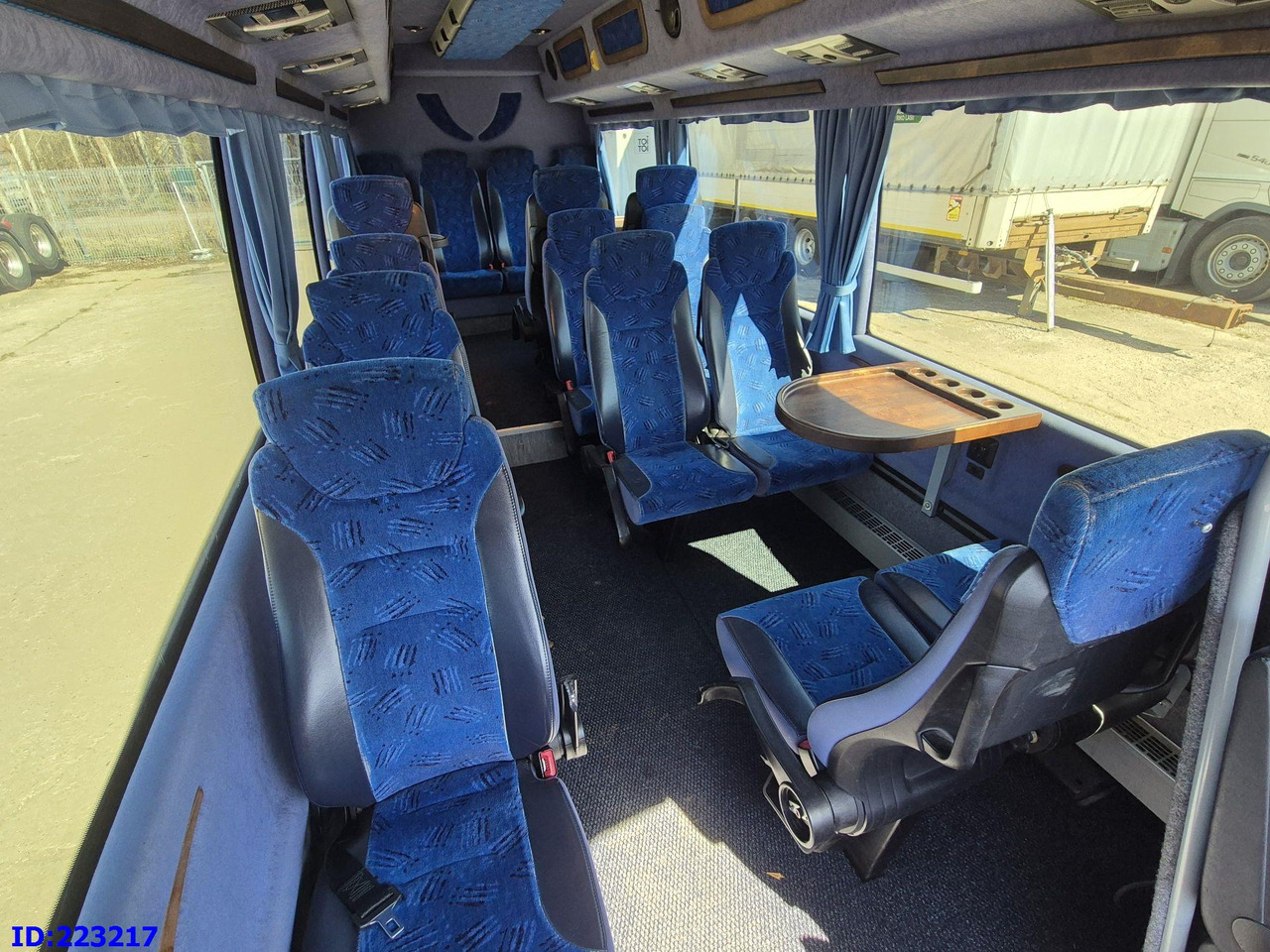 Távolsági busz MERCEDES-BENZ Sprinter 518 VIP Prostyle 17-Place (Motor defekt): 16 kép.