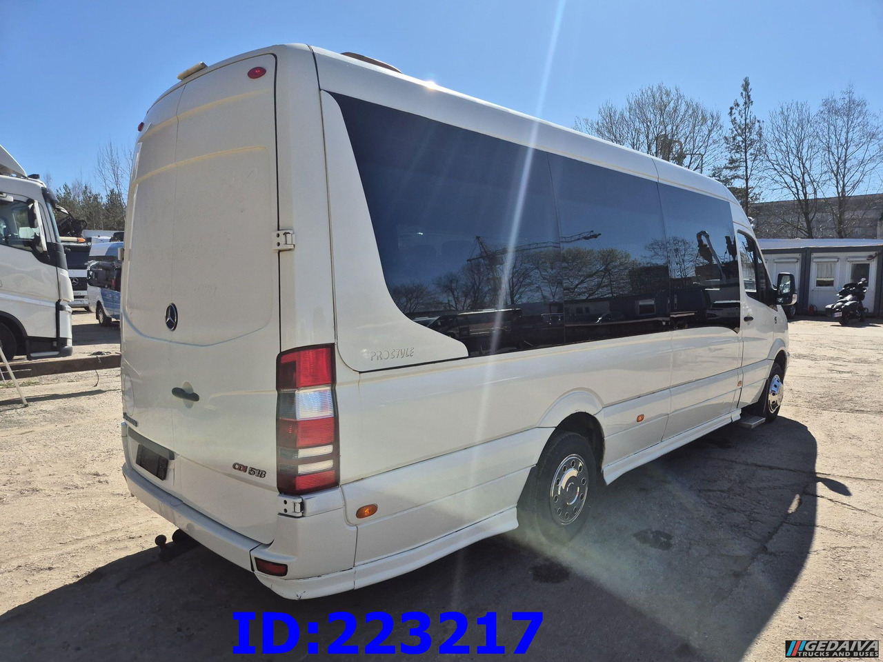 MERCEDES-BENZ Sprinter 518 VIP Prostyle 17-Place (Motor defekt) - Távolsági busz: 4 kép. MERCEDES-BENZ Sprinter 518 VIP Prostyle 17-Place (Motor defekt) - Távolsági busz: 4 kép.