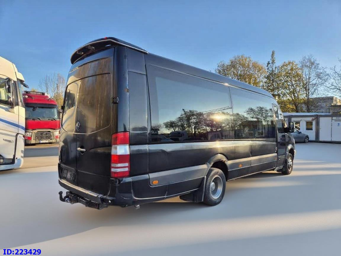 MERCEDES-BENZ Sprinter 519 VIP - 17 Seater - Euro 5 - Távolsági busz: 4 kép. MERCEDES-BENZ Sprinter 519 VIP - 17 Seater - Euro 5 - Távolsági busz: 4 kép.