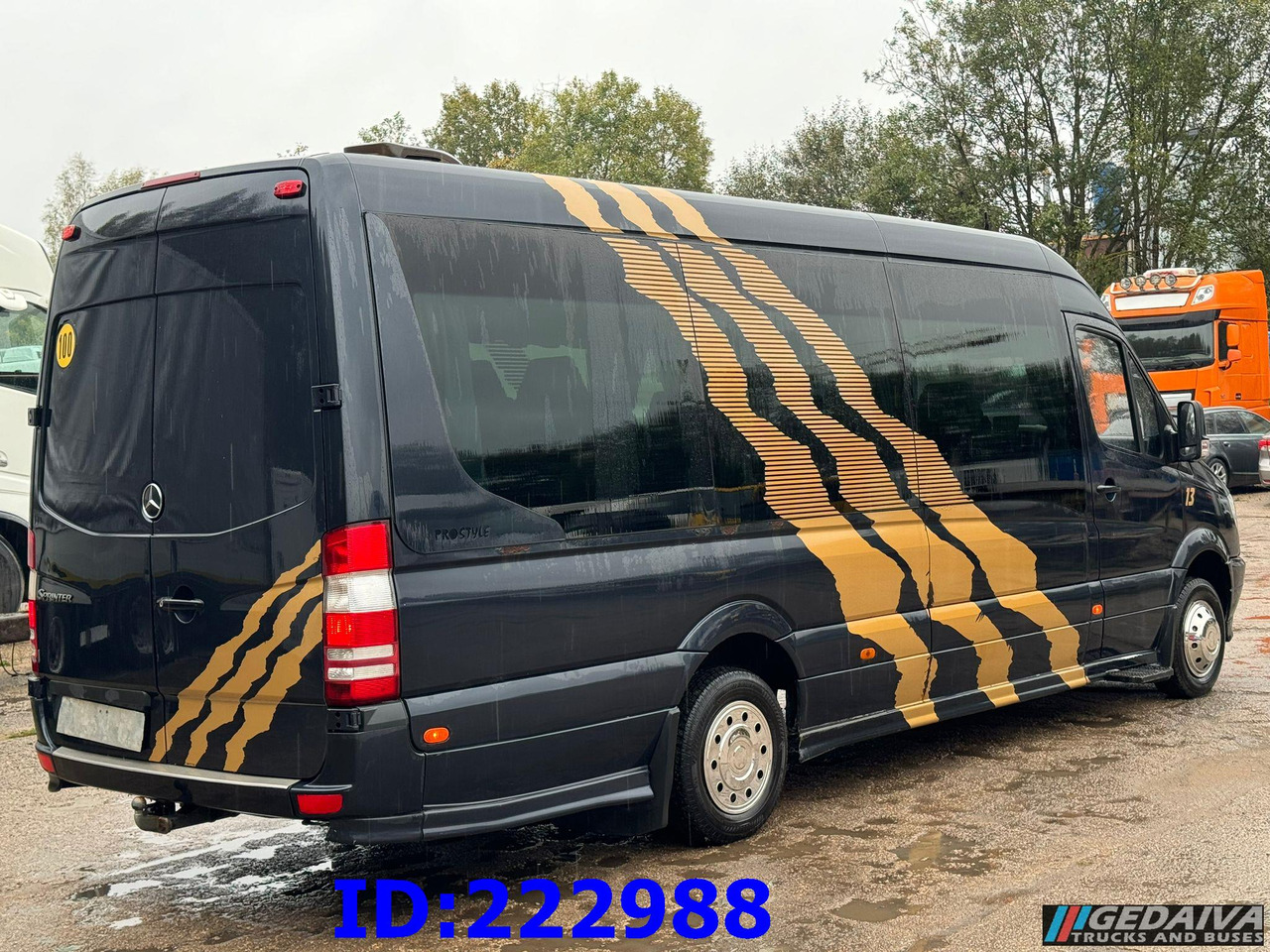 MERCEDES-BENZ Sprinter 519 VIP - 17 Seater - Távolsági busz: 5 kép. MERCEDES-BENZ Sprinter 519 VIP - 17 Seater - Távolsági busz: 5 kép.