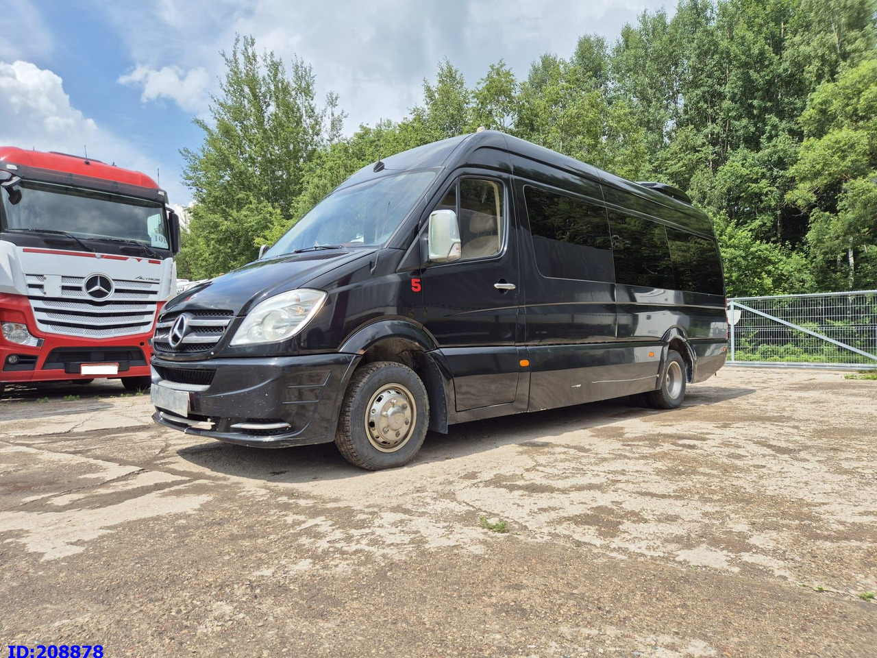 MERCEDES-BENZ Sprinter 519 -VIP- 17 places - Távolsági busz: 1 kép. MERCEDES-BENZ Sprinter 519 -VIP- 17 places - Távolsági busz: 1 kép.