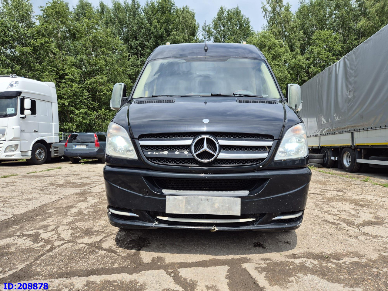 MERCEDES-BENZ Sprinter 519 -VIP- 17 places - Távolsági busz: 2 kép. MERCEDES-BENZ Sprinter 519 -VIP- 17 places - Távolsági busz: 2 kép.