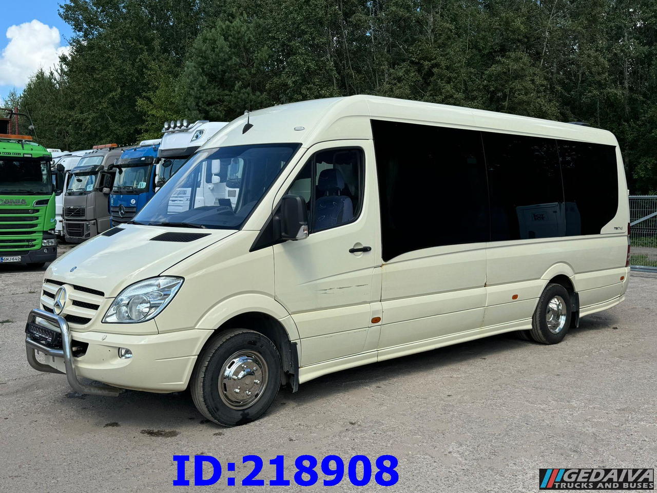 MERCEDES-BENZ Sprinter 519 VIP 18-Place Prostyle Euro5 - Távolsági busz: 1 kép. MERCEDES-BENZ Sprinter 519 VIP 18-Place Prostyle Euro5 - Távolsági busz: 1 kép.