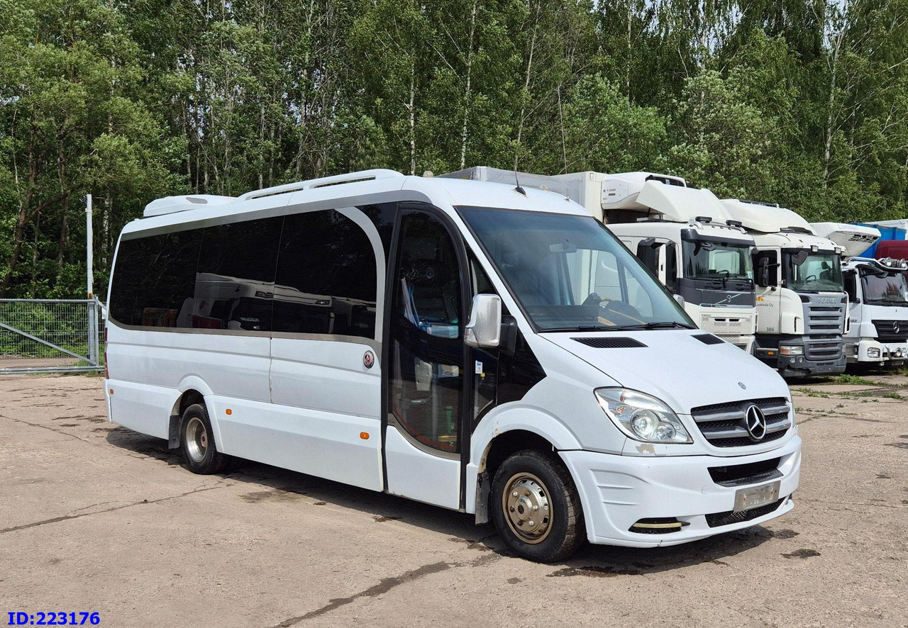 MERCEDES-BENZ Sprinter 519 VIP Luxury - Minibusz, Kisbusz: 1 kép. MERCEDES-BENZ Sprinter 519 VIP Luxury - Minibusz, Kisbusz: 1 kép.