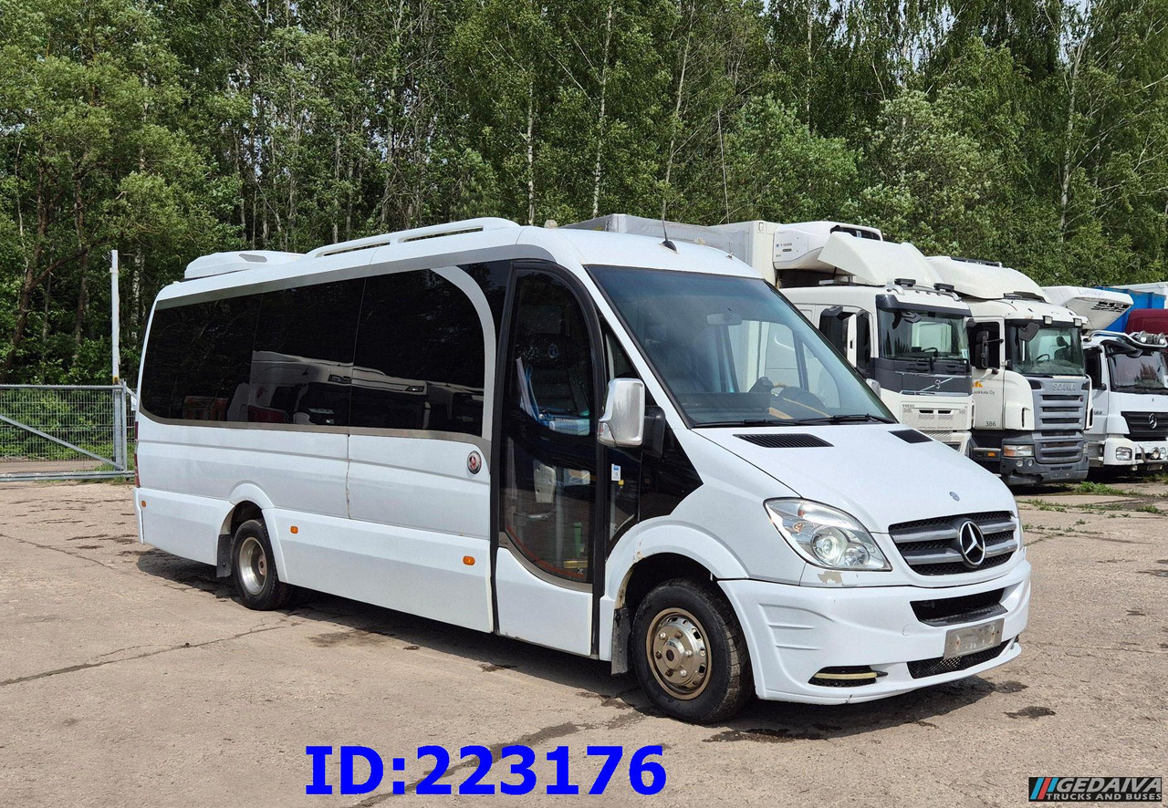 MERCEDES-BENZ Sprinter 519 VIP Luxury - Minibusz, Kisbusz: 1 kép. MERCEDES-BENZ Sprinter 519 VIP Luxury - Minibusz, Kisbusz: 1 kép.