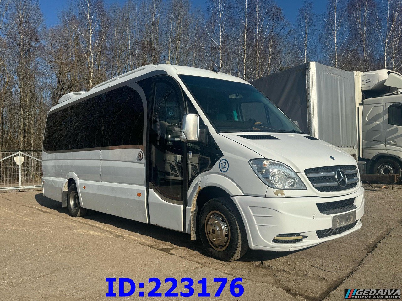 MERCEDES-BENZ Sprinter 519 VIP Luxury - Minibusz, Kisbusz: 2 kép. MERCEDES-BENZ Sprinter 519 VIP Luxury - Minibusz, Kisbusz: 2 kép.