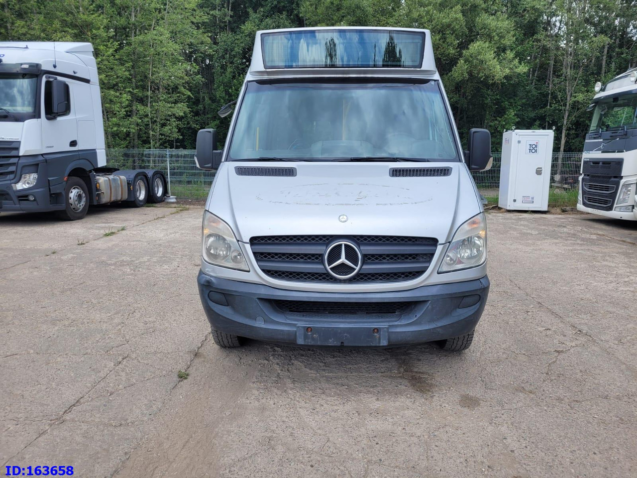 MERCEDES-BENZ Sprinter - City - EvoBus - 23 Place - Euro5 - Városi busz: 2 kép. MERCEDES-BENZ Sprinter - City - EvoBus - 23 Place - Euro5 - Városi busz: 2 kép.