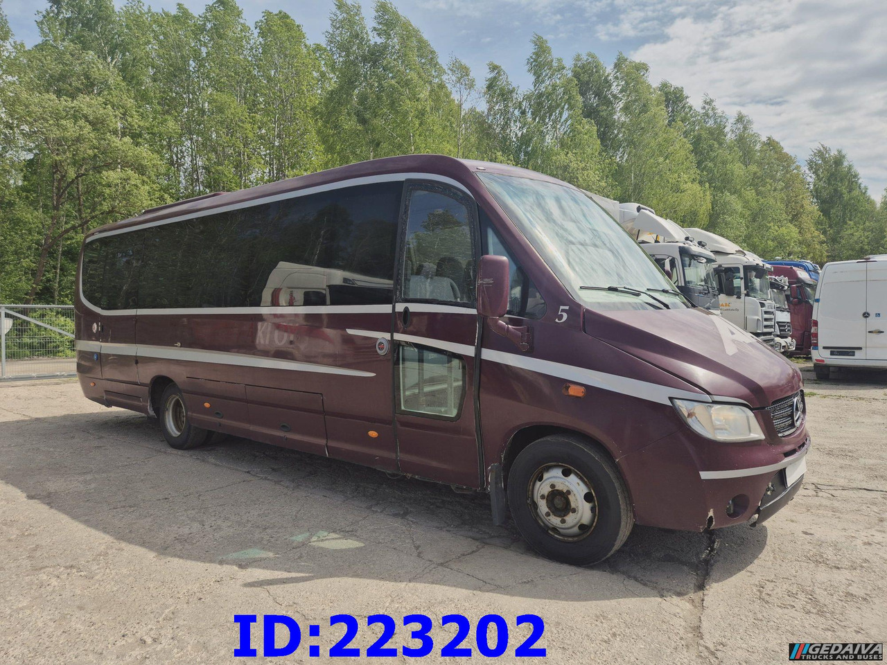 MERCEDES-BENZ Sunrider 818D Vario 33 - Seater - Távolsági busz: 4 kép. MERCEDES-BENZ Sunrider 818D Vario 33 - Seater - Távolsági busz: 4 kép.