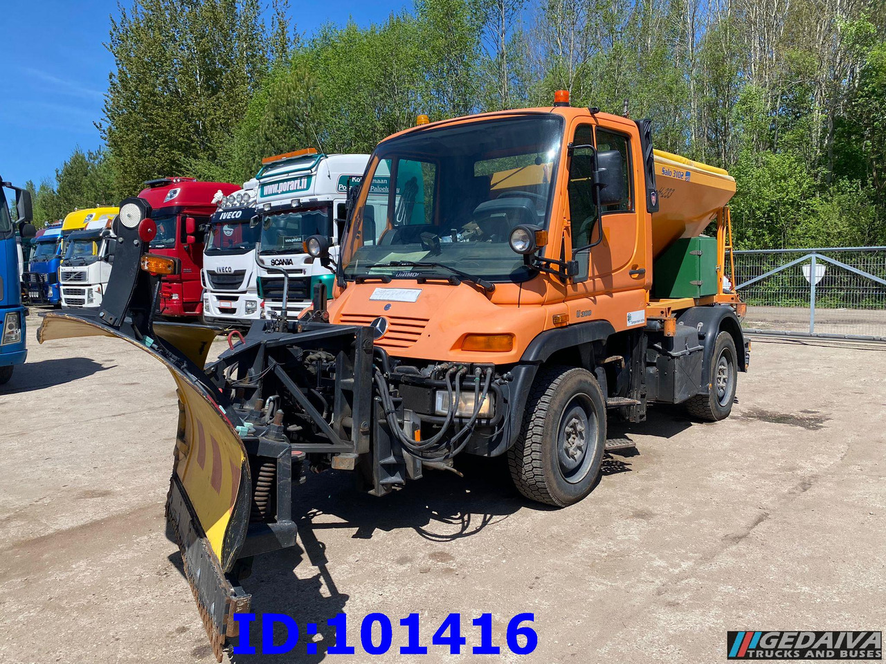 MERCEDES-BENZ Unimog U300 4X4 - Hóeltakarító gép: 1 kép. MERCEDES-BENZ Unimog U300 4X4 - Hóeltakarító gép: 1 kép.
