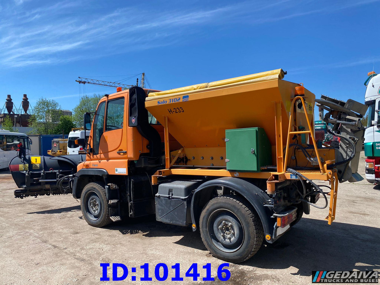 MERCEDES-BENZ Unimog U300 4X4 - Hóeltakarító gép: 4 kép. MERCEDES-BENZ Unimog U300 4X4 - Hóeltakarító gép: 4 kép.
