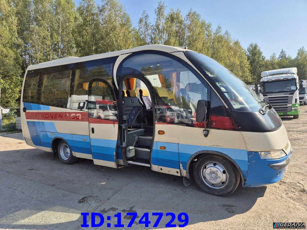 MERCEDES-BENZ Vario 815 26-Seater - Távolsági busz: 4 kép. MERCEDES-BENZ Vario 815 26-Seater - Távolsági busz: 4 kép.