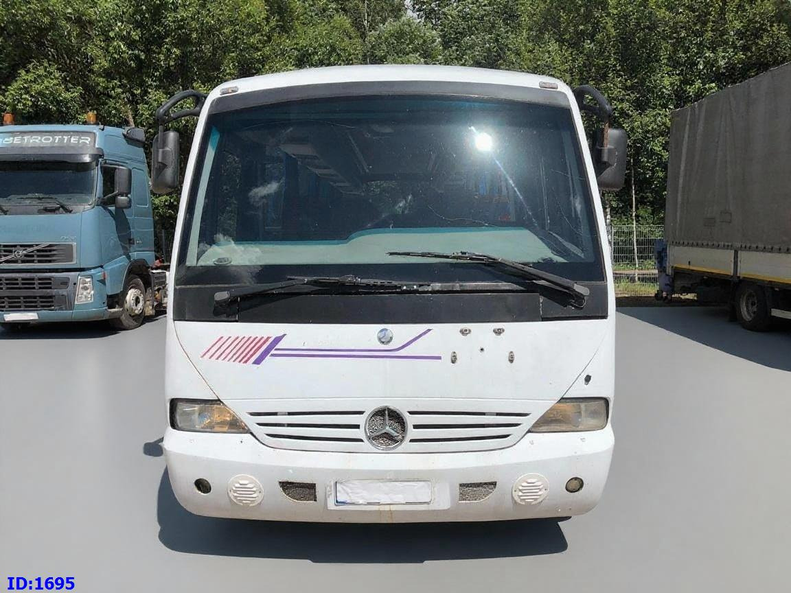 MERCEDES-BENZ Vario Medio 815 30-Seater - Minibusz, Távolsági busz: 2 kép. MERCEDES-BENZ Vario Medio 815 30-Seater - Minibusz, Távolsági busz: 2 kép.