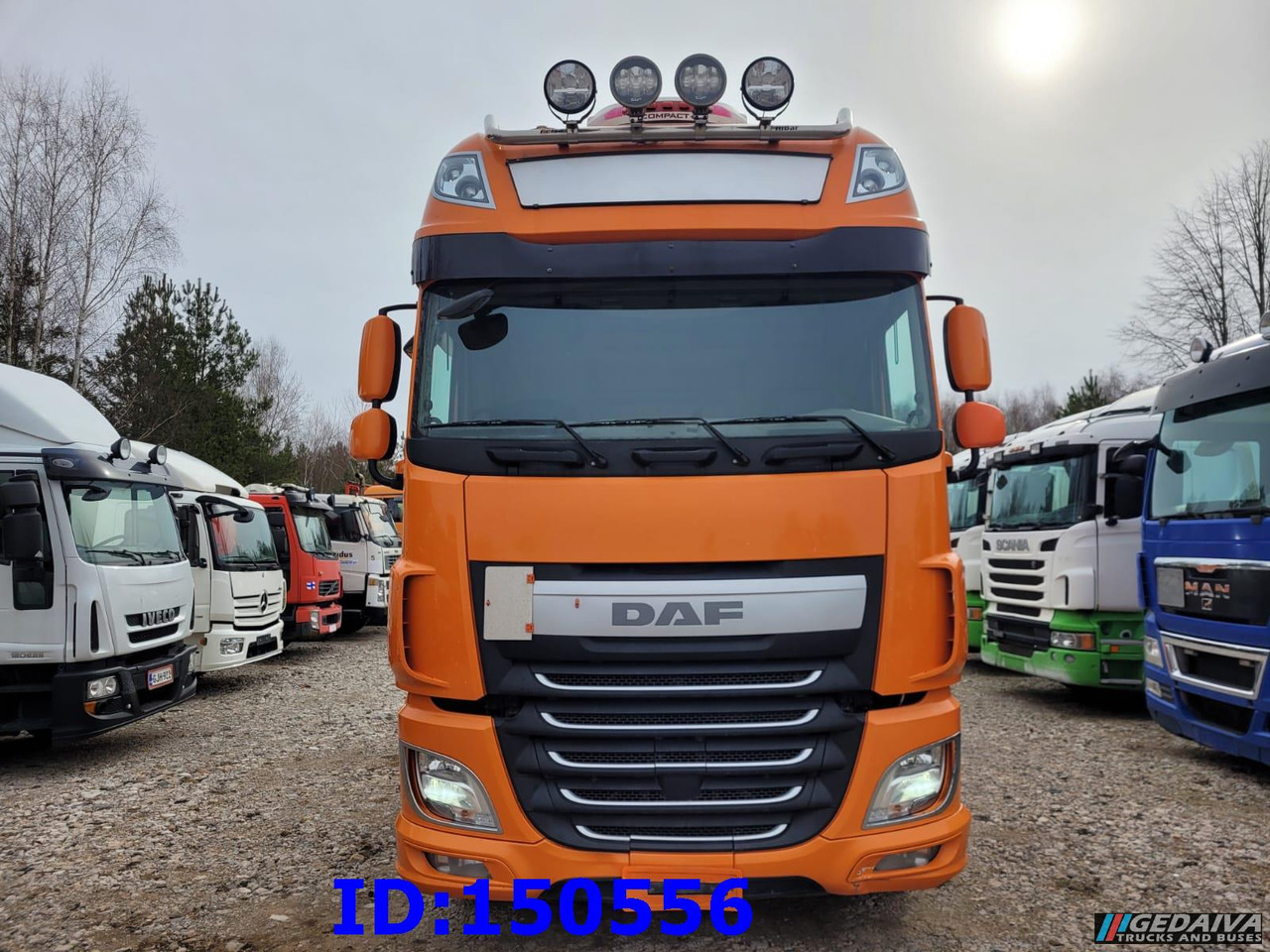 DAF XF 106 460 Euro6 Retarder - Nyergesvontató: 2 kép. DAF XF 106 460 Euro6 Retarder - Nyergesvontató: 2 kép.