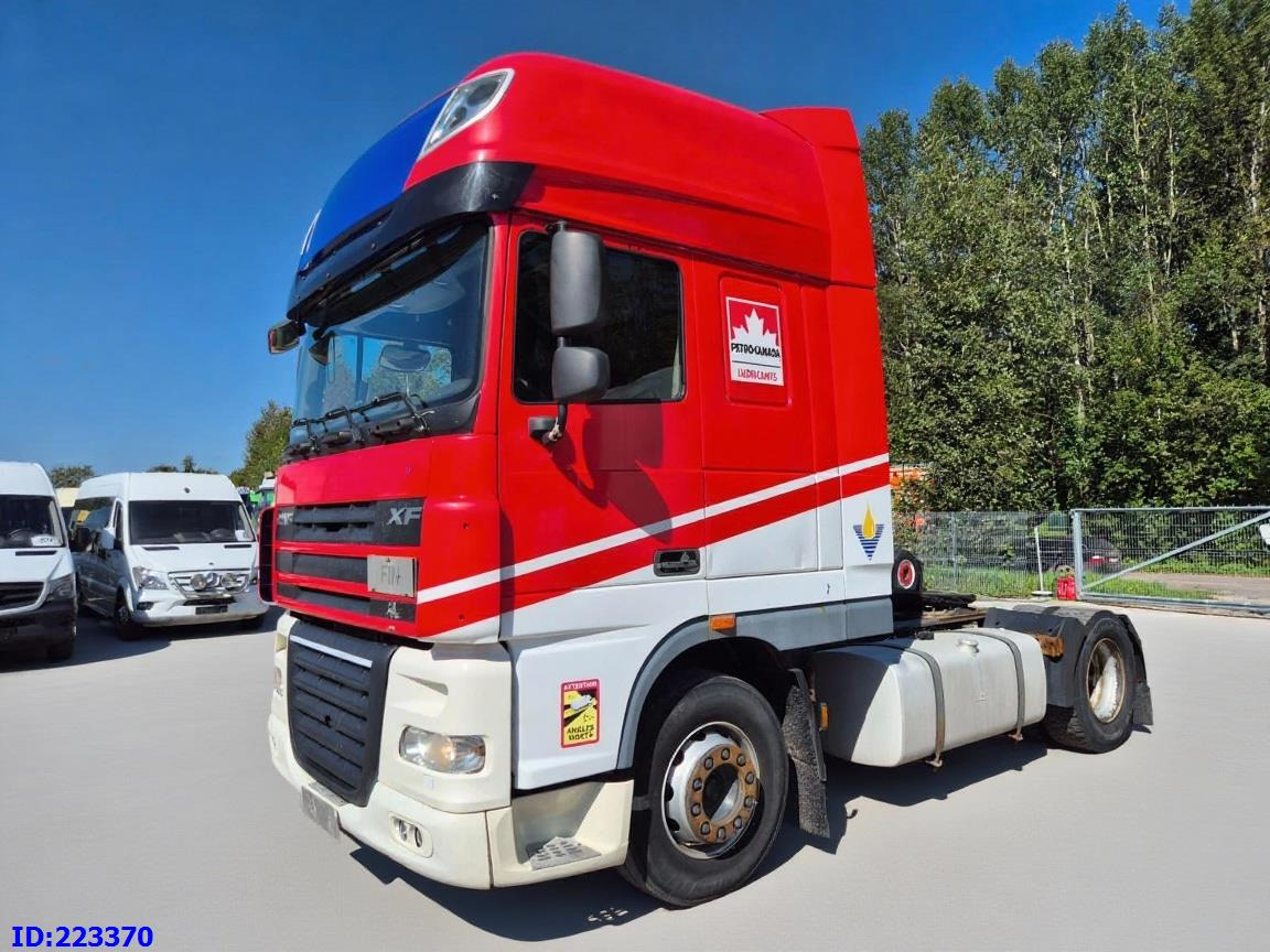 DAF XF105 460 Retarder - Nyergesvontató: 1 kép. DAF XF105 460 Retarder - Nyergesvontató: 1 kép.