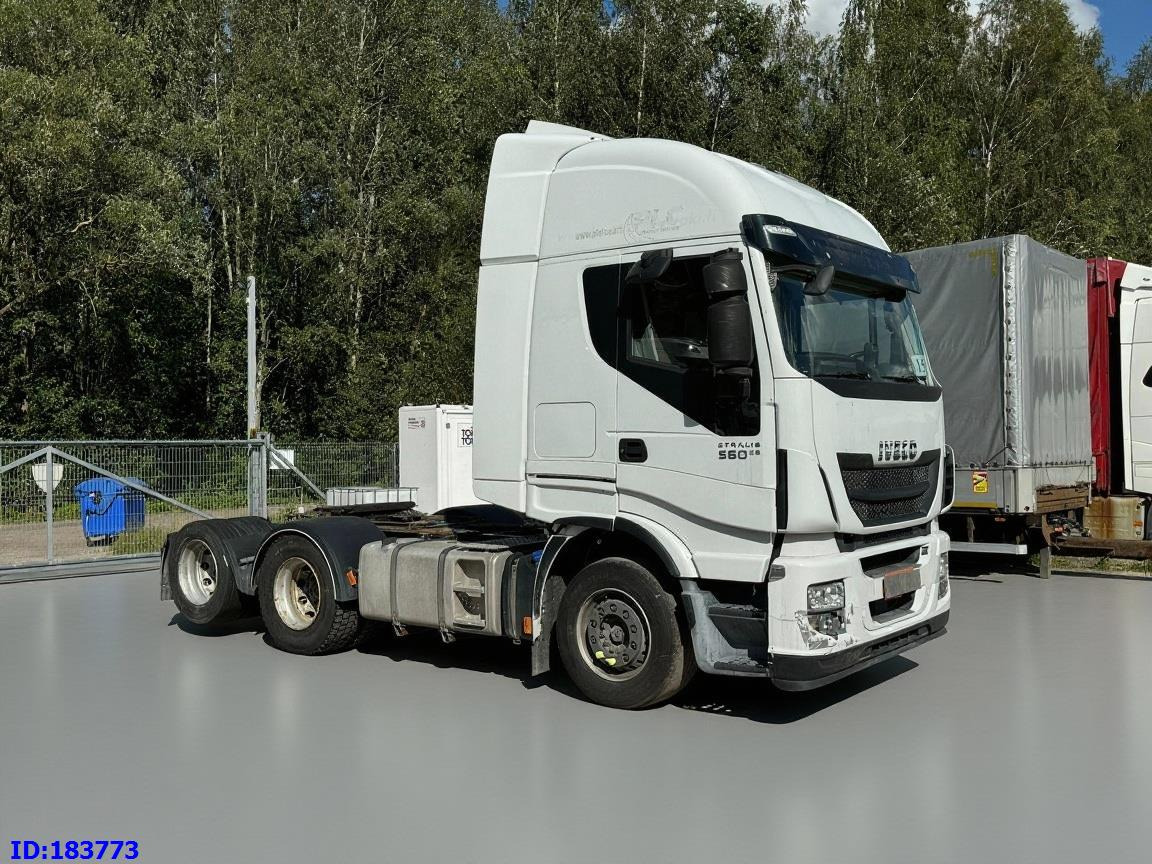 IVECO Stralis 560 6X2 Euro6 - Nyergesvontató: 4 kép. IVECO Stralis 560 6X2 Euro6 - Nyergesvontató: 4 kép.
