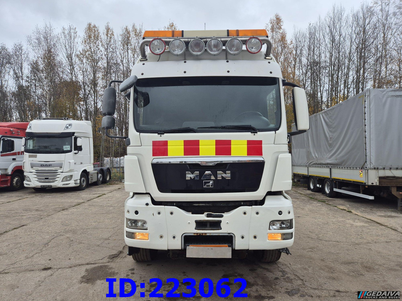 MAN TGS 26.540 - 6X6 - Euro5 - manual - Nyergesvontató: 2 kép. MAN TGS 26.540 - 6X6 - Euro5 - manual - Nyergesvontató: 2 kép.