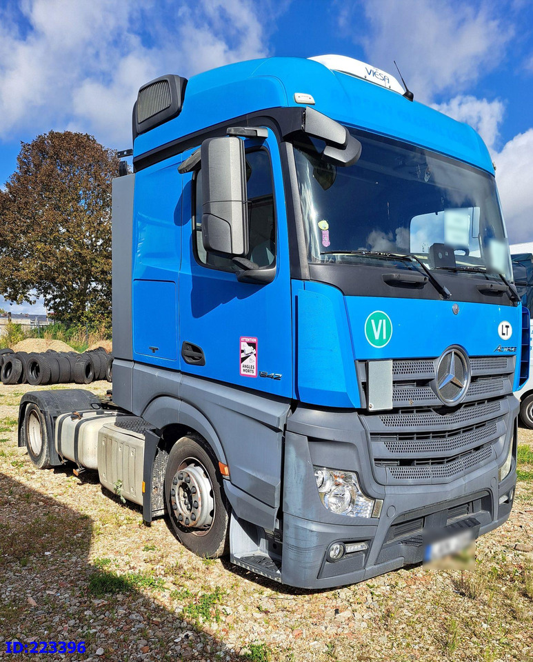 MERCEDES-BENZ Actros 1842 Euro6 - Nyergesvontató: 2 kép. MERCEDES-BENZ Actros 1842 Euro6 - Nyergesvontató: 2 kép.