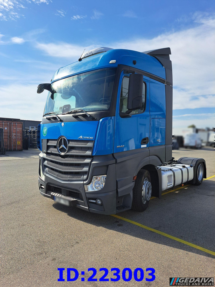MERCEDES-BENZ Actros 1842 MEGA Euro6 - Nyergesvontató: 1 kép. MERCEDES-BENZ Actros 1842 MEGA Euro6 - Nyergesvontató: 1 kép.