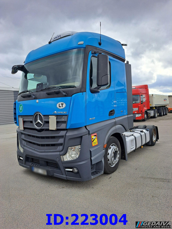 MERCEDES-BENZ Actros 1842 MEGA Euro6 - Nyergesvontató: 1 kép. MERCEDES-BENZ Actros 1842 MEGA Euro6 - Nyergesvontató: 1 kép.
