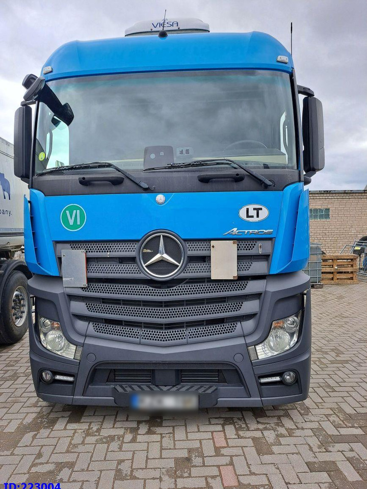 MERCEDES-BENZ Actros 1842 MEGA Euro6 - Nyergesvontató: 2 kép. MERCEDES-BENZ Actros 1842 MEGA Euro6 - Nyergesvontató: 2 kép.