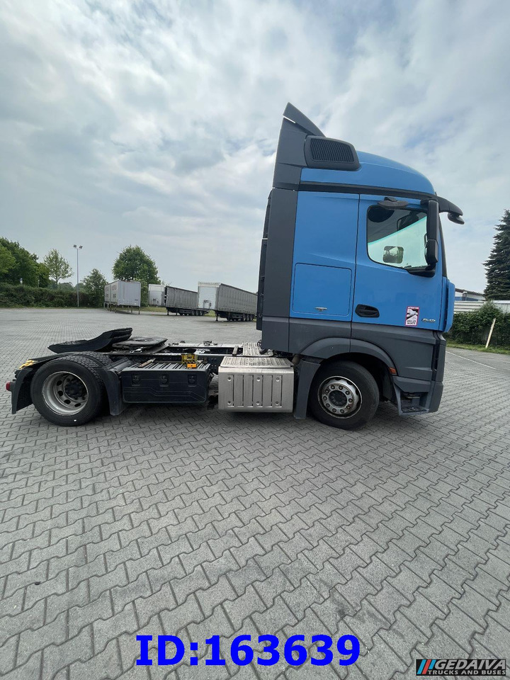 MERCEDES-BENZ Actros 1842 - Mega - Euro6 - Nyergesvontató: 4 kép. MERCEDES-BENZ Actros 1842 - Mega - Euro6 - Nyergesvontató: 4 kép.